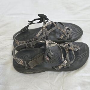 Chaco Women's Gray Sandals with Gray-Cream Patterned Straps